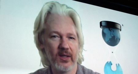 Assange_02