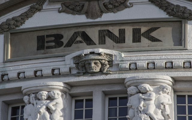 merchant bank