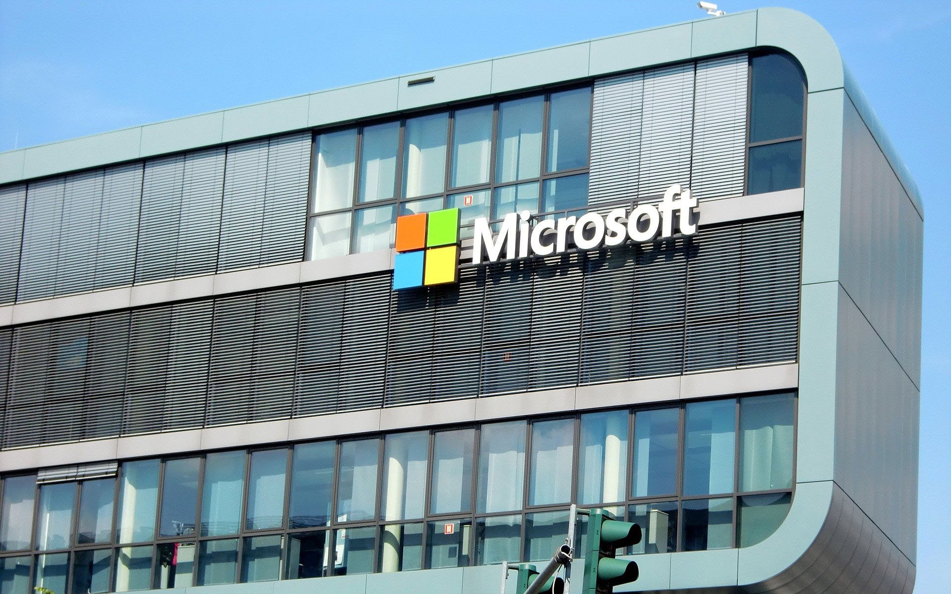 Goodbye Bitcoin Cash? Microsoft: On-Chain Scaling 'Degrades Decentralization'