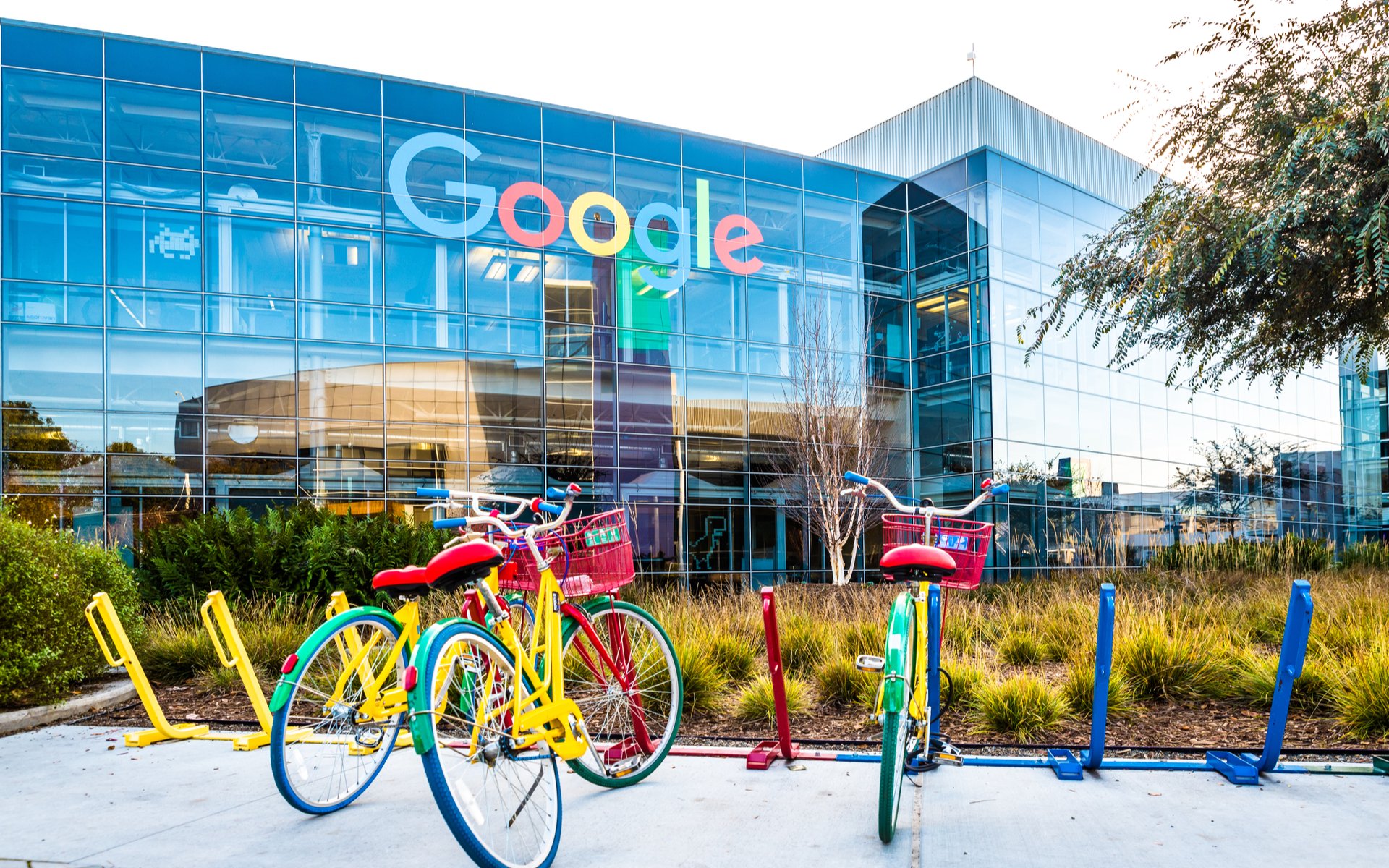 Former Google Employees' Atlas Protocol Raises Millions From Softbank, Baidu