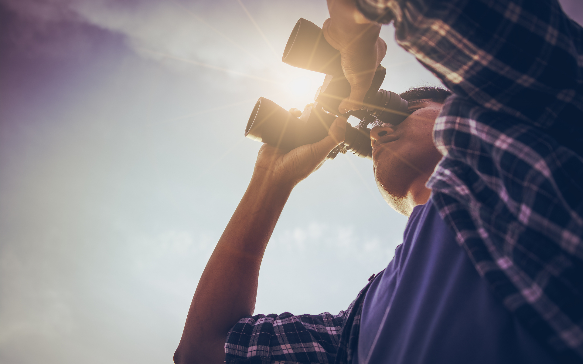 binoculars look forward bitcoin