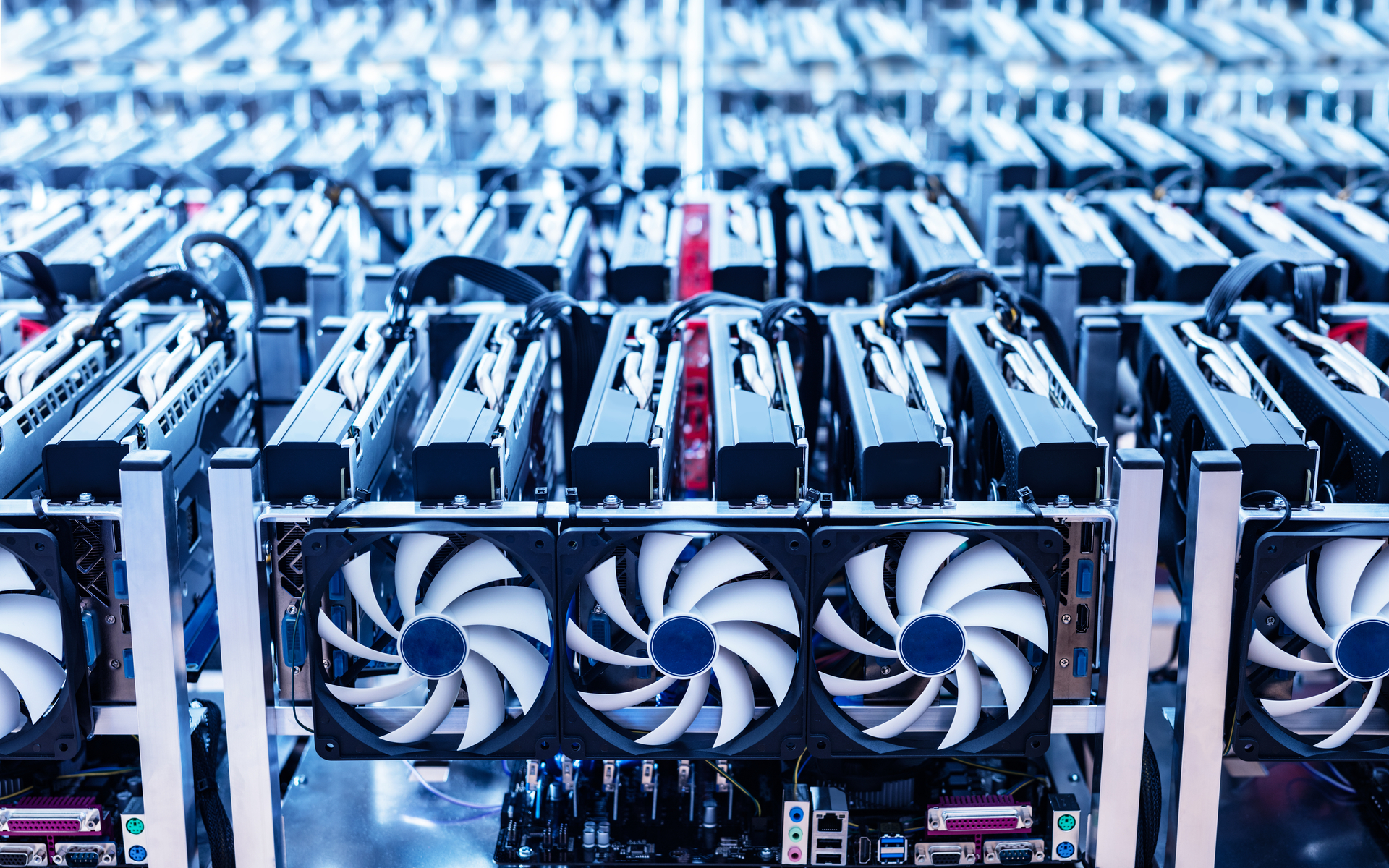 Bitmain Supplies 4000 Antminer S17s to Riot Blockchain