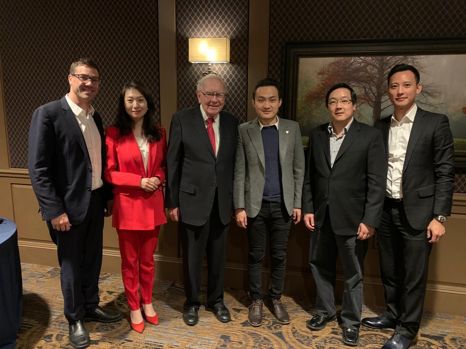 etoro yoni assia warren buffet dinner