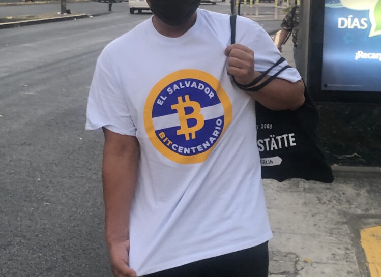 Bitcoin Italia Podcast, a Bitcoin tshirt