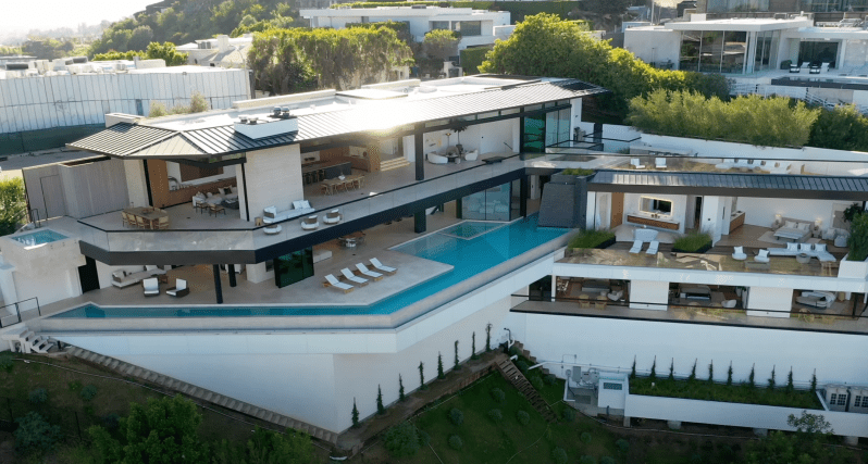 Crypto mansion